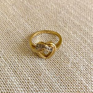 So Pretty Solid 14k Gold and Diamond Chip Heart Vintage Ring